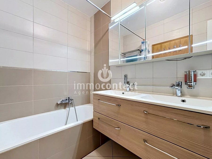Appartement à vendre 3 chambres à Luxembourg-Kirchberg