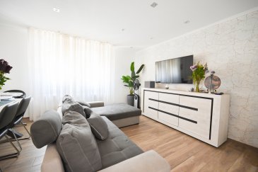 Manso Immo vous propose cette spacieuse maison rénovée, idéalement située au coeur de Dudelange, à deux pas des écoles, commerces et transports. Répartie sur trois niveaux, elle séduit par ses volumes généreux, sa fonctionnalité et son excellent état d'entretien, un bien idéal pour accueillir une grande famille !

Elle offre une surface habitable confortable avec :

-	Une cuisine équipée ouverte sur un vaste living et une salle à manger conviviale
-	Quatre chambres lumineuses
-	Deux salles de bains modernes
-	Un WC séparé
-	Une belle terrasse ainsi qu'un jardin à l'arrière, parfaits pour profiter des beaux jours
-	Une grande cave divisée en buanderie et en espace polyvalent (salle de sport ou loisirs)
-	Quatre emplacements de parking, dont un accès direct à l'arrière du terrain

Emplacement central, cadre de vie agréable, espace et confort. Cette maison a tout pour plaire à une famille à la recherche d'un vrai « chez soi ».

Toutes les indications sont basées exclusivement sur les informations mises à notre disposition par nos clients. Nous n'assumons aucune garantie quant à l'exactitude et l'actualité de ces indications.

Les prix affichés s'entendent frais d'agence inclus de 3% + 17%TVA. Les honoraires d'agence sont à charge des vendeurs.

Pour plus d'informations, photos ou convenir d'un rendez-vous, vous pouvez nous contacter au :
+352 24 51 33 79 info@mansoimmo.lu
