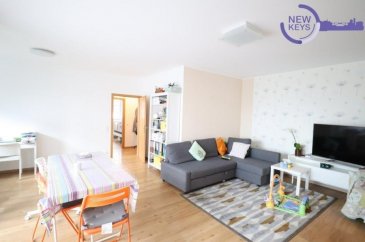 *** Sous Compromis *** 
New Keys vous propose ce bel appartement  au rez-de- chaussée+/- 100m2 à Alzingen, dans une copropriété bien entretenue 

Elle se compose de la manière suivante :
Hall d'entrée
Cuisine équipée indépendante
Salon/salle à manger de +-38m2 avec accès à une une terrasse 
2 spacieuse chambres à coucher
Salle de bain avec baignoire, vasque et WC
Buanderie, possibilité de faire Wc séparée

Pour compléter ce bien, vous disposez également de 1 emplacements intérieurs et une cave. En commun, une buanderie

Proche de toutes les commodités (supermarchés, crèches, parcs..), la résidence profite d'un environnement calme et bien desservie à seulement 7 min de Luxembourg-ville, 3 minutes à pied du supermarché Delhaize et du parc Hersperange, accès rapide aux axes autoroutiers.

N'hésitez pas à nous contacter au 27 99 86 23 ou par mail info@newkeys.lu pour plus d'informations ou une éventuelle visite.
