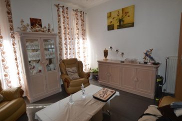 RE/MAX Luxembourg, spécialiste de l'immobilier à Esch sur Alzette, vous propose à la vente cet appartement de 3 chambres, proche de toutes commodités, gare, commerces, écoles, banques, commune, etc.

Situé au 1er étage d'un petit immeuble, cet appartement comporte 3 chambres pour un total de 65 m² habitables, à ce bien s'ajoute à l'étage supérieur un grenier aménagé de 24 m² avec 1 chambre supplémentaire et 1 salle de bain. 

Une cave privative d'environ 16 m² fait complète cet appartement.

Pas de charges

Frais d'agence  3 % du prix de vente à la charge de la partie venderesse + TVA

Vous pouvez me contacter Mr. Dias au  691691515
Rui.diassantos@remax.lu
Ref agence :5096348