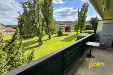 Nouveauté en exclusivité.  Très joli appartement au 1er étage dans une résidence calme et verdoyante comprenant une cuisine équipée, un salon séjour très lumineux donnant accès sur un grand balcon exposé plein sud, deux chambres, une salle d'eau récente et cave. Aucun travaux à prévoir
 Les informations sur les risques auxquels ce bien est exposé sont disponibles sur le site Géorisques : www.georisques.gouv.fr