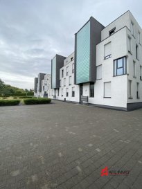 Coup de c½ur !!!<br><br>Superbe appartement au 2iéme dans une résidence de 2012 situé dans une cité à Differdange.<br><br>Aux finitions haut standing l\'appartement se décline comme suit:<br><br>- Un hall d\'entrée desservant toutes les pièces de l\'appartement<br>- Une superbe cuisine entièrement équipée, ouverte sur le salon / salle à manger avec sortie sur la terrasse/jardin<br>- 1 chambres à coucher<br>- Une salle de bains<br>- Wc séparé <br><br>A cela s\'ajoutent une cave, emplacement intérieur et une buanderie commune.<br><br>AFIL IMMO s\'engage dans toutes vos démarches immobilières (estimation, vente, location de biens, recherche de financements).<br>Vous satisfaire est notre priorité !<br><br>Les prix s\'entendent frais d\'agence de 3 % + TVA 17 % inclus.