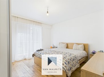 Idéalement situé à Luxembourg ? Bonnevoie, dans une zone résidentielle paisible, cet appartement se trouve au 1er étage d'une résidence bien entretenue avec ascenseur et présente une surface totale de ± 109 m² dont ± 83 m² habitables.

Il se compose comme suit :

La porte d'entrée s'ouvre sur un couloir de ± 10 m² avec placards intégrés desservant l'espace de vie de ± 24 m² donnant accès au balcon de ± 1 m², une cuisine équipée et aménagée de ± 7.5 m² donnant accès au balcon de ± 2.6 m², deux chambres de ± 12 m² et de ± 16 m² donnant accès à un balcon de ± 2.6 m², un dressing de de ± 2 m², une salle de bains de ± 6.5 m² et un wc séparé de ± 3 m².

Une cave privative de ± 3 m² et un garage fermé de ± 17 m² dans le sous-sol de la résidence complètent ce bien.

Détails complémentaires :

- Appartement rénové en excellent état
- Chaudière à gaz, chauffage par radiateurs
- Double vitrage sur châssis alu
- Volets manuels
- Fibre optique
- Parquet
- Porte d'entrée sécurisée
- Interphone
- Ascenseur
- Environnement calme
- Terrasses
- Garage avec porte électrique
- Écoles, crèches, parcs, aires de jeux, restaurants, commerces
- Desservi par les transports en commun

Personne responsable du bien :

Yuliana Dimitrova  
Tel: +352661 50 27 19  
email: yuliana@vanmaurits.lu