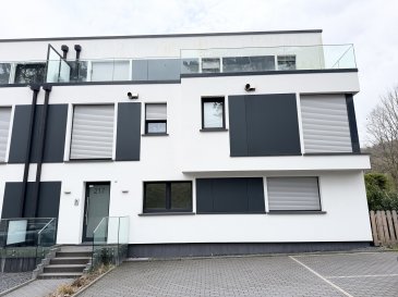 Appartement avec jardin privatif exceptionnel à Bofferdange

Situé à Bofferdange, à seulement 10 minutes de Luxembourg-Ville, ce charmant appartement en rez-de-chaussée d'une résidence récente (2018) offre un cadre de vie confortable, moderne et parfaitement agencé.

D'une surface habitable de 50,50 m², il se compose d'un séjour lumineux, d'une cuisine ouverte, d'une chambre avec dressing et salle de bain attenante, ainsi que d'un WC séparé.

Son véritable atout : un magnifique espace extérieur privé !
Profitez d'un jardin de plus de 113 m², idéal pour se détendre, recevoir ou aménager un espace de vie extérieur, complété par une terrasse de 17 m² parfaitement exposée.

L'appartement bénéficie de prestations de qualité :
-  Triple vitrage
-  Chauffage au sol
- Classe énergétique AA
-  Résidence récente et bien entretenue

En complément :
- Cave privative (12,67 m²)
-  Buanderie commune
- 1 emplacement intérieur + 1 emplacement extérieur

Pour plus d'informations ou organiser une visite :
Moura Jemp
+352 621 216 646

(Les surfaces sont données à titre indicatif.)