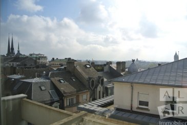Magnifique Bureau de standing situé en plein centre-ville, dans une zone piétonne, et plus exactement Rue Philippe II.

Perché au 6ème et dernier étage de la résidence dans laquelle il se trouve, avec ascenseur, il vous offre un panorama exceptionnel sur la ville.

D’une surface d’environ 240 m2, celui-ci est composé :
- Deux salles d'eau avec douche et WC  ,dont une qui est double et comprends deux toilettes distincts. 
- D'un hall d'entré.
- 8 pièces de surface différentes allant de 16 à 27 m2
- 1 pièce d'archives
- 1 local technique
- 1 coin cuisine
- 1 salle de conférence 
Entièrement rénové en 2010, dans un style baroque, celui-ci allie confort et haute qualité.



Pour plus d'informations contactez-nous au 661 60 39 59