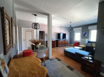 Appartement 3 pièces - 125 m². Rohrbach les Bitche, appartement 3 pièces de 125 m² situé au 2ème étage composé d'un palier extérieur, entrée/dégagement, séjour, cuisine équipée, WC individuel, salle d'eau, 2 chambres à coucher et 2 pièces supplémentaires.

Le bien dispose d'une cave.

Honoraires d'agence : 550€
Dépôt de garantie : 570€

Les informations sur les risques auxquels ce bien est exposé sont disponibles sur le site Géorisques : www.georisques.gouv.fr

Contact Nord Sud immobilier à Rohrbach les bitche, Bitche, Diemeringen et Sarreguemines au 0372640102