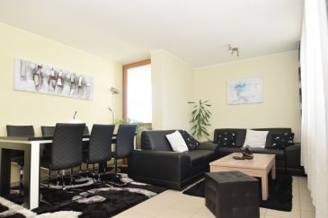 Jean-Christophe Buscal & RE/MAX SELECT spécialistes de l'immobilier à Luxembourg, vous proposent à la vente un superbe duplex à Gasperich.

1er étage : Salon salle à manger - cuisine équipée - terrasse, WC séparés
2ème étage : 2 Chambres, Salle de bain, (possibilité 3ème chambre)

Très bon état, cuisine équipée donnant sur la terrasse

Environnement très calme, rue sans circulation, vue agréable
Jardin avec terrasse à l'arrière de l'immeuble.

Grande cave
Emplacement parking

Bail emphytéotique pour le terrain 480 € /an