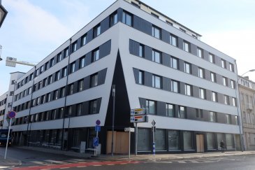 Résidence KYAN à ESCH-SUR-ALZETTE Immeuble en voie de finitions de haut standing composé de 56 appartements et de 5 surfaces commerciales répartis sur 6 étages. La résidence est située à l’angle de la rue Pasteur et du boulevard Prince Henri et est divisée en deux blocs adjacents, A et B. PENTHOUSE numéro 173 au 5ème et dernier étage avec ascenseur de 77,72 m2 + 41,02 m2 de terrasse et comprenant : hall d’entrée, séjour, cuisine non équipée, deux chambres à coucher et une salle de bains avec WC. Prix emplacement intérieur : à partir de 62.000,- euros (TVA 3% inclus) Prix cave: à partir de 5.500,- euros (TVA 3% inclus) Le prix affiché s’entend à 3% de TVA. Disponibilité: 2ème trimestre 2020. Esch-sur-Alzette se trouve à 15 minutes de Luxembourg-ville et à proximité de toutes les commodités. Plans et cahier des charges sur demande Contact : Nassim Toloui Téléphone : 691 120 478
