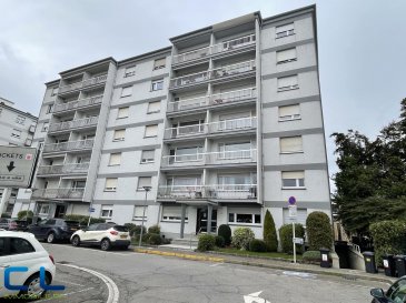 Nous vous proposons cet appartement de 92 m², particulièrement lumineux et fonctionnel, situé dans le quartier prisé de Esch/Lallange.

Il se compose de :
un hall d'entrée avec armoire,
Un spacieux living avec accès à un balcon,
Une cuisine séparée avec un second balcon,
Trois chambres à coucher confortables,
Une salle de douche, un WC séparé,
Une cave au sous-sol.

Localisation idéale :
À proximité immédiate des écoles, lycées, transports publics, centre commercial, avec un accès routier et autoroutier aisé, cet appartement bénéficie d'un environnement calme tout en étant proche de toutes les commodités.