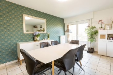 Ne cherchez plus... Appartement lumineux avec 2 chambres avec 3 balcons ? Situation idéale à Bascharage

Situé sur l'avenue du Luxembourg à Bascharage, cet appartement bénéficie d'un emplacement privilégié, à proximité immédiate des commerces, écoles, crèches, banques et du Cactus Bascharage.

Implanté au 2? étage d'une résidence calme et bien entretenue, le bien de plus de 86m2 se distingue par son positionnement à l'arrière de la résidence, garantissant calme et tranquillité, à l'abri de la circulation.

L'appartement s'ouvre sur un hall d'entrée avec couloir menant aux différentes pièces.

L'espace de vie se compose d'un salon / salle à manger lumineux, offrant un accès direct à 2  balcons de plus de 4m2 chacun, idéal pour profiter d'un moment extérieur.

La cuisine indépendante avec une vue dégagée permet de cuisiner sans que les odeurs ne passent dans tout l'appartement.

Le couloir dessert également :
- un débarras pratique
- une salle de douche rénovée
- une toilette indépendante

La partie nuit comprend deux chambres confortables :
- une chambre de plus de 11,5 m² avec un balcon de plus de 4 m2 également
- une chambre de plus de 9 m²

Au total, l'appartement dispose de trois balcons, offrant plusieurs espaces extérieurs agréables.

Les atouts :
- Résidence calme
- 3 balcons
- Salle de douche rénovée
- Proximité immédiate des commodités
- une cave
- un garage fermé (box) au sous-sol de la résidence (en supplément)
- une buanderie commune
- jardin commun pour la résidence

Un bien idéal pour un premier achat ou un investissement dans un secteur recherché de Bascharage.

N'hésitez pas à nous contacter au 691 30 30 91 ou par mail sur info@sooo-service.lu

Le frais d'agence sous à charge du vendeur.