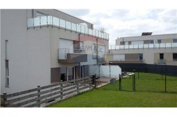 RE/MAX, spécialiste de l'immobilier au Grand-Duché de Luxembourg, vous propose à la location un superbe Duplex Penthouse entièrement meublé avec goût et mobilier design à  DIPPACH. 
Dans ce bien TRÈS LUMINEUX d'une surface habitable de +/- 90m2, vous trouverez au premier étage: Hall d'entrée, une cuisine hyper équipée ouverte sur la Sam/séjour (+/- 30m2) avec balcon,  une douche italienne et deux vasques, une belle chambre à coucher (17m2). À l'étage vous trouverez une suite parentale (23m2) avec nombreux placards intégrés, une deuxième douche à l'italienne ainsi que deux vasques, deux grandes terrasses de +/- 25m2 chacune avec vue sur les champs.
L'appartement est équipé de chauffage au sol et triple vitrage. Très beau parquet dans toutes les pièces.
Pour compléter l'appartement, une cave privative avec machine à laver et sèche-linge et un véritable garage fermé pour 2 voitures se trouvent au sous-sol. Vous disposerez également d'une place de parking extérieur
Proche de toutes commodités (crèches, écoles, supermarché, arrêt de bus,...) et à 15 minutes en voiture du centre-ville de Luxembourg. Arrêts de bus à 1 minute à pied.
Ref agence :2234520