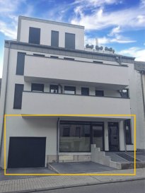 Contactez-nous au +352 621 323 867

L'agence immobilière ACTIVE INVEST vous présente à la location ce local commercial au RDC (avec vitrine) situé au N° 62 rue de commerce, à KAYL. 


- 120 m2
- 4 emplacements int. et 1 emplacement ext.  
- Terrasse 60m2 et jardin privatif 120m2 
- 2 caves inclus
- Aménagement intérieur suivant besoin!

 
 
Le local est idéal soit pour commerces, soit pour des professions médicales et paramédicales (cabinet de vétérinaire, kinésithérapie, laboratoire, centre de radiologie, institut de beauté etc).

Prix de vente : 650.000€ HTVA  (déjà construit= pas d'indexation)
ou bien;
Loyer mensuel : 3.500 € HT hors charges


Surface : 120 m²
Emplacements intérieurs : 4 (Garage souterrain avec accès à l’ascenseur privatif)
Accès handicapé
Emplacement extérieur devant la résidence : 1
Grande terrasse : +/- 60m2
Jardin privatif : +/-120m2
2caves





Spécificités techniques :

- Accès pour personne à mobilité réduite (Tout plein pied)

- Climatisation

- Ascenseur

- Ventilation contrôlée double flux

- Chauffage au sol

- Châssis ALU Triple vitrage

- Stores électriques Raffstore

-Plan intérieur modifiable suivant besoin

 




N’hésitez pas à nous contacter pour plus de renseignements.

Les plans pourront être fournis suivant demande.

 

L'immeuble est érigé à deux pas du centre-ville / école primaire /centres commerciaux / de la commune de Kayl et avec un bon accès aux grands axes de circulation.


Contact: + 352 621 323 867   //  info@active-invest.lu





Schwätze Lëtzebuergesch: All Informatiounen kennt dir gären och op Lëtzebuergesch kréien!

Spreche Deutsch: Alle Informationen können Sie gerne auch auf Deutsch bekommen!

Speak English: We can provide you all the Information in English!