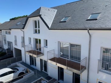 HOBSCHEID, nouvel appartement de 131,71m2 situé au rez-de-chaussée, en plein centre ville et comprenant: séjour, trois chambres à coucher, un dressing, 3 débarras (ou dressing), une salle de bain, une salle de douche et un emplacement extérieur.

Prix 770.000€

Contact et renseignements:
Mme Nassim Toloui
info@parkagence.lu
691 120 478