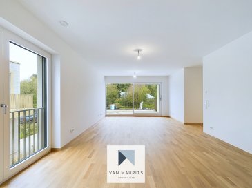 Situé à Senningerberg, 43, rue du Golf, dans la commune de Niederanven, cet appartement au premier étage d'une petite résidence neuve datant de 2024 offre une surface habitable de ± 100 m² avec un balcon de ± 10 m². Il se compose comme suit :

Au 1er étage, un hall en longueur avec un vestiaire encastré donne accès aux 3 chambres de ± 10 m², ± 12 m² et ± 17 m², à la première salle de douche de ± 4 m² (avec lavabo, douche et WC), au WC séparé de ± 1,5 m², et au séjour lumineux de ± 40 m² comprenant une cuisine ouverte avec une arrière-cuisine et un accès au balcon de ± 10 m². La deuxième salle de douche se trouve dans la chambre parentale et comprend un double lavabo, une douche et un WC.

Le sous-sol comprend une buanderie commune et une cave de ± 6m².

Un grand arrière jardin commun, idéal pour des BBQ, activités de famille, jardinage,... ainsi qu'une place de parking intérieure et extérieure viennent compléter cette offre.

Le prix annoncé suppose une TVA à 3% pour résidence principale. Pour un investisseur, le prix est de 1.500.000 €.

Détails complémentaires :

- Appartement neuf datant de 2024 en excellent état
- Passeport énergétique 