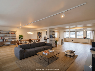 Appartement type loft de 141 m² situé au 5ème étage accessible par ascenseur, et situés en plein cœur du quartier de la Gare, à seulement 50 mètres du tram et de toutes commodités.

Orienté est-ouest, ce bien rénové en 2024 offre une vue dégagée sur les bâtiments haussmanniens et la fontaine. Il comprend :

- Une salle de douche moderne avec lave-mains et wc ;
- Une cuisine moderne équipée ;
- Possibilité de créer plusieurs pièces ;
- Un sol en vinyle ;
- Wc séparé.

Les restaurants, commerces et le tram se trouvent à immédiate proximité de l'appartement.

Possibilité d'acheter 2 places de parking à proximité immédiate de l'immeuble (60.000€/place).

L'entrée de l'immeuble est sécurisée, la porte d'entrée de l'appartement est blindée.

Agent responsable : Philippe Mélard
+352 661 405 446 ou philippe@vanmaurits.lu