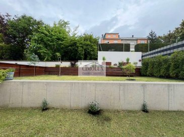 CIMOLUX vous propose ce magnifique appartement 2 chambres situé au rez-de-jardin d'une résidence moderne.

D'une surface habitable d'environ 73,06 m², ce bien se compose comme suit :
    ?    Un hall d'entrée spacieux
    ?    Un lumineux séjour avec cuisine ouverte d'environ 34,07 m², offrant un bel espace de vie convivial
    ?    Deux chambres à coucher de 11,58 m² et 10,50 m²
    ?    Une salle de douche avec WC et emplacement pour buanderie
    ?    Un débarras pratique pour le rangement

Le séjour donne accès à une agréable terrasse d'environ 24 m², idéale pour profiter des beaux jours et créer un espace extérieur convivial.

Grâce à ses grandes baies vitrées, l'espace de vie bénéficie d'une belle luminosité naturelle et d'un accès direct à l'extérieur.

Au sous-sol, le bien dispose également de :
    ?    Une cave privative
    ?    Un emplacement de parking intérieur

Cet appartement combine confort, fonctionnalité et luminosité, idéal pour un couple, une petite famille ou un investissement.

???? Situation agréable avec un accès facile aux commodités.

Disponibilité : à convenir

Pour plus d'informations ou pour organiser une visite, n'hésitez pas à contacter l'agence CIMOLUX.

Pour plus de photos veuillez visiter notre page www.Cimolux.lu

Pour plus d'informations veuillez contacter l'agence au près du +352 621 715 066

Pour l'obtention de votre crédit, notre relation avec nos partenaires financiers vous permettront d'avoir les meilleurs conditions.