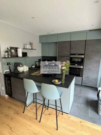 CIMOLUX vous propose ce magnifique appartement 2 chambres situé au rez-de-jardin d'une résidence moderne.

D'une surface habitable d'environ 73,06 m², ce bien se compose comme suit :
    ?    Un hall d'entrée spacieux
    ?    Un lumineux séjour avec cuisine ouverte d'environ 34,07 m², offrant un bel espace de vie convivial
    ?    Deux chambres à coucher de 11,58 m² et 10,50 m²
    ?    Une salle de douche avec WC et emplacement pour buanderie
    ?    Un débarras pratique pour le rangement

Le séjour donne accès à une agréable terrasse d'environ 24 m², idéale pour profiter des beaux jours et créer un espace extérieur convivial.

Grâce à ses grandes baies vitrées, l'espace de vie bénéficie d'une belle luminosité naturelle et d'un accès direct à l'extérieur.

Au sous-sol, le bien dispose également de :
    ?    Une cave privative
    ?    Un emplacement de parking intérieur

Cet appartement combine confort, fonctionnalité et luminosité, idéal pour un couple, une petite famille ou un investissement.

???? Situation agréable avec un accès facile aux commodités.

Disponibilité : à convenir

Pour plus d'informations ou pour organiser une visite, n'hésitez pas à contacter l'agence CIMOLUX.

Pour plus de photos veuillez visiter notre page www.Cimolux.lu

Pour plus d'informations veuillez contacter l'agence au près du +352 621 715 066

Pour l'obtention de votre crédit, notre relation avec nos partenaires financiers vous permettront d'avoir les meilleurs conditions.