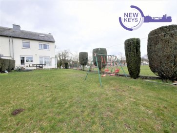 New Keys vous propose cette belle maison libre des 3 côtés, situé à Luxembourg-Hamm, avec 3 chambres, terrasse, jardin, et garage pour 2 voitures le tout sur un terrain de 4 ares.

Le bien se présente de la manière suivante:

Rez-de-chaussée
-Hall d'entrée
-Toilettes séparés
-Cuisine fermée et équipée
-Living avec feu ouvert
-Accès direct à la terrasse et au jardin

1er étage:
-3 chambres
-Salle de bain avec baignoire et double vasque

Grenier aménagé.

Sous-sol:
-Buanderie
-Garage pour 2 voitures avec porte motorisée
-Emplacement de parking devant le garage

Chauffage au gaz.

N'hésitez pas à nous contacter au 352 691 216 830 ou par mail smarrocco@newkeys.lu pour plus d'informations.

--------------------------------------------------

Nous recherchons en permanence pour la vente et pour la location, des appartements, maisons, terrains à bâtir pour notre clientèle déjà existante.
N'hésitez pas à nous contacter si vous avez un bien pour la vente ou la location.
Estimation gratuite.

COVID: Pour votre sécurité, nos visites sont effectuées avec des masques.
Les prix s'entendent frais d'agence inclus dans le prix et payable par le vendeur.


Ref agence : 5003518