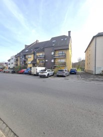 +++ DUPLEX A MERSCH +++

Appartement au 2ième étage avec 1 chambre à coucher rénovée, d'une surface habitable de 60 m2, se composant comme suit: 

au 2ième étage: 

hall d'entrée, nouvelle cuisine équipée séparé, 
spacieux living/salle à manger donnant vers balcon, nouvelle salle de douche WC séparée, grande chambre à coucher , réserve, buanderie privative et un Garage Box. 

INFO:
- Nouvelle cuisine
- Nouvelle salle de douche
- Nouvelle électricité 
- Nouvelle Peinture dans toute l'appartement
- Volets électrique 

Pour plus de renseignements ou une visite (visites également possibles le samedi sur rdv), veuillez contacter le 691 850 805.

Proposition de crédit/financement à taux compétitif d'une banque luxembourgeoise incluse dans nos services gratuit.