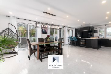 Situé au calme, sur les hauteurs de Schuttrange (12, rue des Prunelles) cette maison libre de quatre côtés de ± 412 m² dont ± 290 m² habitables a été construite en 1993 sur un beau terrain plat de 7.40 ares. En 2020, elle a été entièrement rénovée. Elle bénéficie de la proximité de toutes commodités et d'un accès aisé vers la ville.

Elle se compose comme suit :

Au rez-de-chaussée : d'une entrée de ± 9 m² avec armoire encastrée ; d'un séjour de ± 29 m² ouvert d'un côté sur une salle à manger et une cuisine de ± 47 m² avec ses baies vitrées donnant sur une terrasse plein sud-ouest de ± 40 m² (avec un jacuzzi) et le jardin sans vis à vis ; et de l'autre côté sur un bar de ± 12 m²; d'une chambre/bureau de ± 11m² ; et d'une salle de douche de ± 4 m² (douche et wc).

Au 1er étage : d'un palier donnant accès à la suite parentale de ± 23 m² avec sa salle de bain de ± 10 m² (double vasque, douche, baignoire spa et wc) et son dressing; à 3 chambres de ± 17, 17 et 19 m² ; et à deux salles de douche de ± 3 et de 5 m².

Au grenier : d'un espace de détente de ± 80 m² au sol.

Au sous-sol : d'un garage de 2 places côte à côte de ± 35 m² ; d'une cave/salle de TV de ± 16 m², d'une chaufferie et d'une buanderie, ainsi que d'une spacieuse salle de loisir (billard, gym, jeux?) de ± 40 m² avec une hauteur de 3 m.

Visite virtuelle et plan sur demande. 

Détails complémentaires :
Rénovation complète de qualité en 2020;
Fenêtres triple vitrage en PVC, volets électriques;
Belle vue dégagée;
Orientation sud;
Libre de quatre côtés;
Maison très spacieuse ? famille, profession libérale, loisirs;
Communication facile avec le centre de Luxembourg.

Agent responsable : Katia Gravière au 661 33 29 82 ou katia@vanmaurits.lu