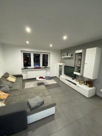 
LUX-PRO-IMMO vous présente en exclusivité ce très bel appartement de 78 m2 dans une petite copropriété de 2 logements.
Il est idéalement situé à Kayl, dans un cadre agréable et calme, à deux pas de la forêt, mais également proche de toutes les commodités (école, gare, commerces et restaurants).
 
L’appartement a été rénové récemment avec des matériaux de qualité, il y a du double vitrage et des volets électrique.
 
Il se présente comme suit :
- une entrée spacieuse avec dressing
- 2 chambres à coucher
- une salle de douche avec douche italienne et wc
- une spacieuse pièce à vivre, lumineuse, avec belle cuisine équipée ouverte sur le living.

L’appartement comprends également 1 garage avec une cave, 2 emplacements extérieurs et un jardin de 94m2.
 
Disponibilité: fin septembre 2021.

Pour tout renseignement et visite des lieux n'hésitez pas à nous contacter par e-mail ou téléphone:
info@luxproimmo.lu / Tél: 661 265 022
a.esteves@luxproimmo.lu / Tél: 621 528 877