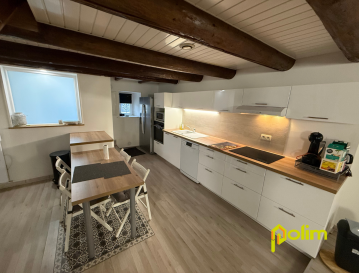 F2 bis meublé proche gare et toutes commodités .  Très bel appartement F2 bis entièrement meublé et situé proche de la gare et commerces - 5, rue du Bois le Prêtre 54700 MAIDIERES comprenant :
 Cuisine équipée ouverte sur séjour, dégagement, 1 chambre, 1 bureau, SDB/WC
 Chauffage électrique - 67,92 m2
 Libre à la location le 17 février 2026
 Les informatiobns sur les risques auxquels ce bien est exposé sont disponibles sur le site Géorisques : www.georisques.gouv.fr