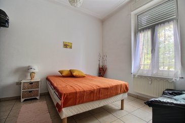 ---EN VENTE EXCLUSIVE chez Active Invest----

Vente d’un joli appartement de 76,82 m2 au centre de Dudelange, dont partiellement rénové il y a quelques années.

Caractéristiques : 

L’appartement se situe au 1ier étage de la résidence et offre : 

-	Séjour avec salle à manger et cuisine
-	Salle de douche 
-	2 Chambres à coucher 
-	Cave privative inclus


La résidence est située au centre de Dudelange, à proximité des transports en commun, dont connexions bus vers Kirchberg, station de train et tout proche des écoles, crèches, médecins et hôpitaux, commerces et supermarchés.

N’hésitez pas à nous joindre pour plus de renseignements.

Les plans pourront être fournis suivant demande.

Schwätze Lëtzebuergesch / Parle Français / Spreche Deutsch / Speak English
