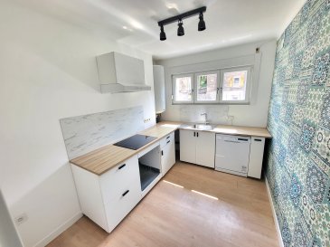 Algrange,

Proche de toutes commodités,

Au sein d'une copropriété très calme et parfaitement entretenue de 6 appartements,

Au 1er étage :

- Lumineux F3 traversant entièrement rénové composé comme suit :

Entrée, cuisine indépendante équipée , séjour parqueté de 25m² donnant accès au balcon et bénéficiant d'une belle exposition et d'une vue dégagée, 2 chambres parquetées avec rangements intégrés de respectivement 12,5m² et 11,5m², salle d'eau tout confort, wc séparé et dégagement

Une grande cave et un jardinet privatifs complètent ce bien.

- Confort :

Fenêtres DV PVC avec volets roulants récentes, système électrique aux normes, chauffage électrique avec radiateurs performants.

Charges mensuelles de 70 euros

Mr Cridel : 06-48-16-53-67