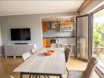 OBERKORN 

Appartement situé au premier étage, avec deux chambres à coucher, balcon, 

Description du bien

Un Hall d'entrée desservant sur deux chambres à coucher, une salle de bain, un débarras, une cuisine équipée ouverte sur salon, salle à manger,  avec accès sur un balcon,

Les plus

Un jardin commun,   

Une cave, emplacement vélos, buanderie.

Situation stratégique à Oberkorn

Situé à proximité immédiate des écoles, dont l'École Internationale, des commerces, du centre aquatique Aquasud, de la gare d'Oberkorn et de l'Université LUNEX.

Prix de présentation : 520 000.-€ Frais d'Agence Inclus.

Les surfaces et informations reprises dans cette annonce sont communiquées à titre indicatif et sans valeur contractuelle.

Pour toutes questions ou demandes d'informations, n'hésitez pas à nous contacter, nous serons toujours à votre service.

Agence ELSA'HOME à votre écoute pour la concrétisation de vos projets en toute confiance.

---------------------------------------------------------

OBERKORN 

Bright, flexible 3-room flat with terrace, balcony and parking

Property description

Sleeping and flexible living areas:  

A large master bedroom (14 m²), fitted with a built-in wardrobe, with access to a private balcony.  

A second bright room (under 9 m²), ideal as a child's bedroom.  

A third room (less than 9 m²), which could serve as a home office, walk-in wardrobe or spare bedroom.

Living area:  

A cosy living room with a fully fitted open-plan kitchen.  

Direct access to a covered terrace, which is pleasant and can be enjoyed all year round.

Amenities

An entrance hall with a corridor leading to all rooms.  

A handy storage room.  
A modern bathroom with shower and toilet.

Highlights

A private indoor parking space.  

Two storage cellars.

Prime location in Oberkorn

Situated in the immediate vicinity of schools, including the International School, shops, the Aquasud aquatic centre, Oberkorn railway station and LUNEX University.

Asking price: €520,000. Agency fees included.

The floor areas and information contained in this advertisement are provided for information purposes only and are not contractually binding.

If you have any questions or require further information, please do not hesitate to contact us; we are always here to assist you.

ELSA'HOME is here to help you bring your projects to fruition with complete confidence.
