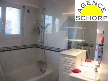 3 PIECES HAGUENAU - 3 pièce(s) - 70.66 m2. Situé dans une petite copropriété bien entretenue et dans un quartier agréable de Haguenau. Confortable 3 pièces de 69,73 m² comprenant une entrée, une cuisine équipée indépendante, un séjour, une salle de bains et deux chambres. Le logement est lumineux et en bon état.
L'appartement est vendu loué.
Loyer actuel : 580,13€ HC

Charges annuelles : 
Nombre de lots : 
Prix : 146 000€ Honoraires à la charge du vendeur.