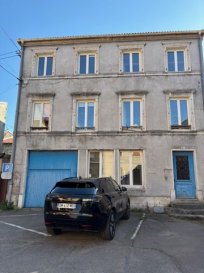 IMMEUBLE à rafraîchir 5 lots libres.  Spécial investisseur, venez découvrir cet immeuble avec un emplacement privilégié, à 100 m de la place Duroc, 288 m2 de surface habitable, au rdc : local professionnel de 61 m2 avec garage et caves voutées, au 1 er étage, un F 3 de 53 m2, un F3 de 59 m2, au 2éme étage, un F3 de 54 m2, un F3 de 61 m2, entièrement vide, prévoir travaux d'embellissement, mais très belle rentabilité possible !
 Les informations sur les risques auxquels ce bien est exposé sont disponibles sur le site Géorisques : www.georisques.gouv.fr