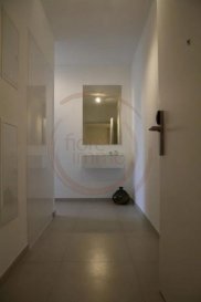 Nous avons le plaisir de vous proposer un un bel appartement en location, d'une surface d'environ  40m2, meublé et entièrement équipé, il se compose comme suit:

- Cuisine équipée ouverte sur living et salle à manger ;
- 1 Chambre ;
- Salle de bain ;
- Terrasse meublée de 14m2 ; 
- Buanderie équipée (lave linge/sèche linge)
- Garage et cave en option.

Charges comprises (service de nettoyage, électricité, wifi, télévision...)

Frais d'agence à la charge de la partie Locataire : 1 mois de loyer + 17% TVA. 

Pour plus de renseignement veuillez contacter l'agence.<br />Wir haben das Vergnügen, Ihnen eine schöne Wohnung zu vermieten, mit einer Fläche von ca. 40m2, möbliert und komplett ausgestattet, es besteht wie folgt:

- Offene Küche mit Wohnzimmer und Esszimmer;
- 1 Zimmer;
- Badezimmer;
- Möblierte Terrasse von 14m2; 
- Ausgestatteter Waschraum (Waschmaschine/Wäschetrockner)
- Garage und Keller.

Einschließlich Nebenkosten (Reinigungsservice, Strom, WLAN, Fernseher usw.)

Agenturkosten zu Lasten des Mieterteils: 1 Monat Miete + 17% MwSt. 

Für weitere Informationen wenden Sie sich bitte an die Agentur.<br />We are pleased to offer you a beautiful apartment for rent, with an area of about 40m2, furnished and fully equipped, it consists as follows:

- Kitchen equipped open to living and dining room;
- 1 House;
- Bathroom;
- 14m2 furnished terrace; 
- Equipped laundry (washing machine/dryer)
- Garage and cellar optional.

Charges included (cleaning service, electricity, wifi, television...)

Agency fees payable by the Tenant : 1 month's rent + 17% VTA.

For more information, please contact the agency.