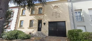 Maison lorraine de village, avec grand potentiel – MERTEN (57550).
Terrain de 18.83 ares – 157,99 m2 habitables – Grand garage et dépendances. 
Idéalement située à proximité immédiate de l'Allemagne, cette maison de village, mitoyenne de ses deux côtés, représente un projet de rénovation d'envergure au potentiel rare.
Sa surface habitable importante de 157.99 m2 est répartie sur deux niveaux. 
Au rez-de-chaussée : une entrée, une pièce de salon et séjour de 23,58?