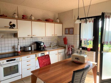 REAL G IMMO, vous propose ce spacieux appartement situé à Mondercange d\'une surface de +/ - 105 m², dans une petite résidence de 3 unités.

Ce bien se compose comme suit : 

- hall d\'entrée
- living / salle à manger de /- 26m²
- cuisine équipée de /-13.65m² avec accès balcon de /- 6.45m²
- 3 chambres à coucher dont une de /- 14.43m², l\'autre de  11.70m² et l\'autre de /-12m²
- salle de douche 
- wc separé
- cave
- garage et un emplacement extérieur


Ref agence :73330