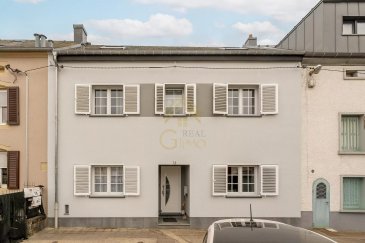 Située à Esch-sur-Alzette, dans un cadre paisible et à quelques pas de la forêt, cette charmante maison entièrement rénovée offre un cadre de vie idéal, à proximité des aires de jeux, de la gare, des commerces et des transports en commun.

Au rez-de-chaussée, vous découvrirez un salon spacieux et lumineux, une salle à manger conviviale, ainsi qu'une cuisine moderne et entièrement équipée. Un toilette séparé, un débarras avec une buanderie ainsi qu'une cuisine d'été complète ce niveau.

À l’étage, la maison propose 3 chambres à coucher, idéales pour une famille, ainsi qu’une salle de bain contemporaine. Un grenier aménageable offre un potentiel supplémentaire pour créer 2 à 3 chambres supplémentaires selon vos besoins.

Le bien comprend également un garage, 3 emplacements extérieurs pour stationner vos véhicules en toute tranquillité, et une terrasse pour profiter des journées ensoleillées.

Un véritable coup de cœur à ne pas manquer, alliant modernité, confort et praticité, avec la nature à votre porte !

REAL G IMMO vous accompagne dans toutes vos démarches administratifs et financières. Nous réalisons également une ESTIMATION GRATUITE de votre bien.

Pour plus de renseignement ou visite des lieux, nous restons à votre disposition au 28.66.39.1.

Les prix s'entendent frais d'agence 3% + TVA inclus.

 ---------- 
Located in Esch-sur-Alzette, in a peaceful setting just a few steps from the forest, this charming, fully renovated house offers an ideal living environment, close to playgrounds, the train station, shops and public transport.

On the first floor, you'll find a bright, spacious living room, a convivial dining room and a modern, fully-equipped kitchen. A separate toilet, a storage room with laundry facilities and a summer kitchen complete this level.

Upstairs, the house offers 3 bedrooms, ideal for a family, and a contemporary bathroom. A convertible attic offers further potential to create 2-3 additional bedrooms, depending on your needs.

The property also includes a garage, 3 outdoor parking spaces and a terrace to enjoy sunny days.

A real 