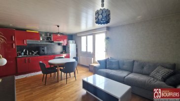 APPARTEMENT LAXOU.  En Exclusivité ! LAXOU proche SAPINIERE. Appartement deux pièces principales en très bon état, d'une surface de 41.73m2, situé au deuxième étage d'une petite copropriété. Offrant : une entrée, une cuisine équipée ouverte sur la pièce de vie, une chambre de 11.27m2, une salle d'eau et un WC. Chauffage individuel électrique. Parking privé à la copropriété. Situé proche de toutes commodités (axes autoroutiers, transports dont arrêt de bus à côté de la Résidence, commerces, écoles...). www.agencedeboufflers.fr
Les informations sur les risques auxquels ce bien est exposé sont disponibles sur le site Géorisques : www.georisques.gouv.fr