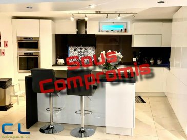 <br /><br />!!!COMPROMIS !!!<br><br>Niederkorn - Differdange<br><br>Maison jumelée, totalement rénovée: <br>- rdch: cuisine équipée ouverte sur un grand salon-salle à manger,<br>grand débarras, salle de douche.<br>- étage: 3 chambres à coucher, une grande salle de bain.<br>- mansarde aménagé ( chambre ou bureau) <br>- cave, buanderie, grand garage<br>- terrasse et jardin<br><br>Situation: proche de l\'hôpital, petits commerces, écoles, transports en commun etc. <br>Disponible à convenir. <br><br>Pour toute demande de visite ou informations complémentaires, n\'hésitez pas à nous contacter au 265341 ou directement notre agent Mme VEIGAS au 621 505 621 ou par mail au cristina.veigas@cl-immo.lu<br><br>Les frais d\'agence sont compris dans le prix de vente et à charge du vendeur. <br><br><br><br><br><br><br>