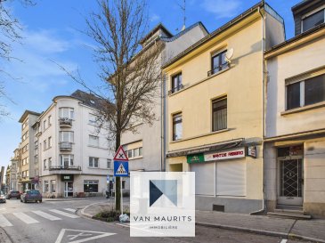 Situé à Luxembourg-ville, cet appartement au 2ème étage d'un immeuble de 4 étages, construit en 1930, offre une surface habitable de ± 64 m² dans un environnement urbain. Il bénéficie de quatre façades et est disponible immédiatement. L'ensemble est en bon état général et il se présente comme suit :

Au deuxième étage, l'entrée se fait par un hall de ± 4 m² qui dessert un palier de ± 2 m², le séjour de ± 22 m², une chambre de ± 7 m² (avec armoire encastrée), une salle de douche de ± 4 m² (avec double lavabo, douche et wc).

L'appartement dispose également d'un grenier aménagé en deuxième chambre de ± 25 m², accessible et polyvalent. Il comprend un coin avec des sanitaires supplémentaires : lavabo, bidet et WC.

Détails complémentaires :

Le chauffage est par radiateurs, il y a des châssis en bois équipés de double vitrage et de volets manuels ainsi que des vélux.

L'immeuble est situé dans une zone bien desservie avec de nombreux services accessibles à pied ou en transports en commun. À proximité se trouvent les bus, trams, commerces, restaurants, écoles, crèches, hôpitaux, centres sportifs, clubs, pistes cyclables, sentiers de promenade, un parc de jeux, une gare et des connexions autoroutières. Un parking public est également disponible à proximité.

- Loyer mensuel - € 2.000,-
- Charges - € 170,- 
- Caution - € 4.000,- 
- Frais agence - € 1/2 mois de loyer + TVA 17%

Pour plus de renseignements, veuillez contacter s.v.p. Maurits van Rijckevorsel au +352 621 198 891 ou maurits@vanmaurits.lu