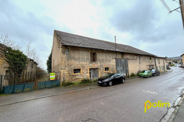 Idéal investisseur.  Ensemble immobilier comprenant plus de 850 m2 de batiment au sol sur une parcelle de plus de 25 ares de terrain.
 Très beau potentiel à developper avec possibilité de découpe. Idéal opération de marchand.
 Les informations sur les risques auxquels ce bien est exposé sont disponibles sur le site Géorisques : www.georisques.gouv.fr