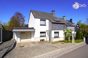 New Keys vous présente en exclusivité cette charmante maison construite dans les années 80, implantée sur un terrain de 3 ares et offrant une superficie habitable d'environ 140 m² dans un quartier calme et résidentiel de Bofferdange.

Description du bien :

Au Rez-de-chaussée :
- Hall d'entrée;
- Une cuisine équipée fermée de 11 m²;
- Débarras;
- WC Séparée;
- Un séjour de +/-27 m² avec accès à la véranda +/-17 m² et au jardin;

Au Premier étage:
-Hall de nuit ;
-Salle de bains avec lavabo, WC, vide et baignoire ;
-3 Chambres à coucher (+/-12 ; 11 ; 10 m²) ;

Au Grenier :
- Grande pièce polyvalente de ± 24 m²

Atouts supplémentaires :
- Garage pour une voiture ;
- Jardin clôturé à l'arrière, parfait pour les enfants ou les animaux de compagnie ;

Pour plus d'informations ou pour organiser une visite n'hésitez pas à nous contacter au 27 99 86 23 ou 661 120 388 ou par mail info@newkeys.lu

--------------------------------------------------------

Les prix s'entendent frais d'agence inclus dans le prix et payable par le vendeur.

Nous recherchons en permanence pour la vente et pour la location, des appartements, maisons, terrains à bâtir pour notre clientèle déjà existante. N'hésitez pas à nous contacter si vous avez un bien pour la vente ou la location.

Estimation gratuite.

**** Découvrez tous nos autres biens sur notre site **** www.newkeys.lu