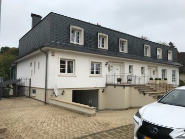 L’agence immobilière GIGANTE vous propose un bien d’exception. Cette maison de 2002 située à Capellen est très riche en atouts. Soulignons dans un premier temps, la qualité des matériaux utilisés tel qu’une belle cuisine avec superbe plan de travail ainsi qu'une superbe Veranda 

Cette maison impressionnante par sa luminosité et ses grands espaces se compose comme suit:

Au Rez,
- un hall 
- une cuisine équipée ouverte sur un salon, salle à manger (78 m²)
- belle veranda avec accès direct jardin 
- un WC
 

A l’étage,
- un hall 
- 3 chambres 
- une salle de bain (4,95 m²)
- une suite parentale  une salle de douche 

Au sous-sol,
- trois /bureaux/ateliers /caves 
- une buanderie/chaufferie 
- une salle de douche 
- un garage pouvant accueillir 3 voitures avec porte électrique 
- accès séparé pour bureaux   

A l’extérieur,

- superbe jardin plat 
- abris de jardin 
- pergola 
- un emplacement trois voitures devant le garage
- un emplacement trois voitures sur le coté lateral de la maison 

La proximité,
- arrêt de bus proche
- commerce à 3 minutes en voiture (Capellen)
- école européenne à 6 minutes
- Centre Hospitalier à 9 minutes
- Luxembourg-Belair à 10 minutes

Prix de vente du bien : 1 900 000 euros

Les honoraires d'agence sont à la charge du vendeur.

Les frais de notaire, droit d'enregistrement et les frais d'inscription au registre foncier sont à la charge de la partie acquéreuse.

Disponibilité : à convenir

Pour toutes informations et/ou visite, n'hésitez pas à contacter:
691 183 835