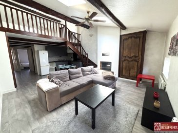 DUPLEX MEUBLÉ RUE STANISLAS NANCY.  [DUPLEX MEUBLÉ] Venez découvrir à NANCY, à quelques pas de la célèbre Place Stanislas, rue Stanislas, cet appartement en duplex de 3 pièces principales, entièrement meublé, d'une surface de 64.25m2, situé au 4/5ème étage (dernier étage d'une copropriété datant de 1949, reconnaissable par son architecture post-2ème guerre). Offrant : une entrée, une cuisine équipée ouverte sur la pièce de vie, une salle d'eau, un WC, une chambre avec placard et une mezzanine ouverte faisant office de deuxième chambre avec placard également. Chauffage individuel électrique. Idéalement situé, proche de toutes commodités (transports, commerces, écoles, Place Stanislas, Parc de la pépinière, Musée des Beaux Arts, poste...). Loyer : 825.00 EUR charges comprises (soit 765.00 EUR de loyer + 60.00 EUR de provision sur charges comprenant l'eau froide, l'électricité des parties communes, ainsi que la taxe des ordures ménagères). Dépôt de garantie : 1 530.00 EUR. Honoraires : 706.00 EUR TTC dont 192.00 EUR pour l'état des lieux. Si vous avez besoin d'aide dans votre recherche de logement, votre agence AGENCE DE BOUFFLERS se fera un plaisir de vous aider. www.agencedeboufflers.fr / agencedeboufflers@orange.fr. DISPONIBLE IMMEDIATEMENT
Les informations sur les risques auxquels ce bien est exposé sont disponibles sur le site Géorisques : www.georisques.gouv.fr