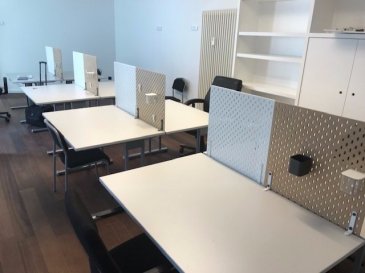 LUXEMBOURG-BELAIR, rue Astrid, dans Centre d'Affaire rénové, espace de bureau à louer dans open space entièrement meublé,  parquet au sol, accès aux parties communes : WC, cuisine équipée, terrasse, possibilité  salle de conférence. Archives au sous-sol. 
Prix 490 euros par mois + 65 euros de charges.
Dans les charges sont compris : WIFI, électricité, chauffage, eau chaude et froide, poubelles, nettoyage. 
Libre de suite
Contact et visites : Rosalba MAITRE, téléphone : 691 550 189