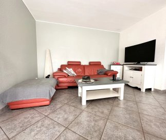 AXHOME IMMO vous propose en exclusivité ce bel appartement assez récent avec deux chambres à coucher de +/− 72 m2 situé à BERCHEM une localité appartenant à la belle commune de ROESER.

Situé dans une cité et proche de toutes commodités et idéal pour un premier achat.

L'appartement est situé au 2 étage et se compose comme suit:

- Hall d'entrée
- Cuisine équipée 
- Salon et salle à manger
- Salle de douche, et wc
- Deux chambres séparée
- 2 balcons

En plus le bien dispose d'une cave et d'un emplacement de parking extérieur.

Les atouts:

L'appartement est situé dans une cité au calme.
La copropriété dispose d'un fond de réserve confortable de 25.000€ si besoin. 

Pour plus d'informations n'hésitez pas à nous contacter :
-par téléphone: +352 691911993
-par email: info@axhome.lu

Nous restons également à votre entière disposition dans le cas où vous désirez vendre ou louer votre bien. Nous prenons en charge toutes les démarches administratives liées au bien immobilier.

Nous sommes également à votre disposition pour des estimations gratuites.<br /><br /> ---------- <br />AXHOME IMMO exclusively offers you this beautiful, fairly recent apartment with two bedrooms of +/− 72 m2 located in BERCHEM, a locality belonging to the beautiful town of ROESER.

Located in a city and close to all amenities and ideal for a first purchase.

The apartment is located on the 2nd floor and is composed as follows:

- Entrance hall
- Equipped kitchen
- Living room and dining room
- Shower room, and wc
- Two separate bedrooms
- 2 balconys

In addition the property has a cellar and an outdoor parking space.
Assets:

The apartment is located in a quiet city.
The condominium has a comfortable reserve fund of €25,000 if needed.

For more information, please feel free to contact us :
-by phone: +352 691911993
-by email: info@axhome.lu

We also remain at your entire disposal should you wish to sell or rent your property. We take care of all the administrative procedures related to the property.

We are also at your disposal for free estimates.