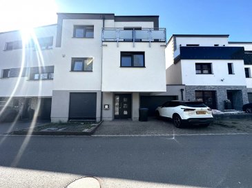 AXHOME IMMO vous propose cette maison de ± 155 m² avec 3 chambres à coucher.

Le bien est situé à Erpeldange, commune de Wiltz, dans un quartier calme et proche de toutes commodités.

La maison est composée comme suit : 

Rez-de-chaussée :
- Hall d’entrée
- Local technique
- Garage avec porte électrique + parking exterieur
- Petit studio avec kitchenette, salle de douche et WC
- Débarras

1er étage :
- Hall d’entrée avec accès à une belle et grande terrasse
- Cuisine équipée haut de gamme
- Salon / Salle à manger
- Salle de douche

2e étage :
- Hall de nuit
- Chambre à coucher
- Chambre à coucher avec accès au balcon
- Chambre à coucher
- Salle de bain

Un garage fermé ainsi qu’un emplacement extérieur complètent ce bien.

Les atouts
Année de construction : 2018
Pompe à chaleur
Fenêtres triple vitrage
Classe énergétique : A / B
Garantie décennale
Volets électriques
Toiture en zinc

Pour plus d'informations, contactez-nous. 
Nous sommes également à votre disposition pour des estimations gratuites :

- Par téléphone : +352 691 911 993 Roberto Alex
- Par email : info@axhome.lu

Nous restons à votre entière disposition si vous souhaitez vendre ou louer votre bien. Nous prenons en charge toutes les démarches administratives liées au bien.

 ---------- 
AXHOME IMMO bietet Ihnen dieses Haus von ± 155 m² mit 3 Schlafzimmern an.

Die Immobilie befindet sich in Erpeldange, Gemeinde Wiltz, in einer ruhigen Gegend und in der Nähe aller Annehmlichkeiten.

Das Haus setzt sich wie folgt zusammen:

Erdgeschoss :
- Eingangshalle
- Technischer Raum
- Garage mit elektrischem Tor + Außenparkplatz
- Kleines Studio mit Küchenzeile, Duschraum und WC.
- Abstellraum

1. Stock:
- Eingangshalle mit Zugang zu einer schönen und großen Terrasse.
- Hochwertig ausgestattete Küche
- Wohn-/Esszimmer
- Duschraum

2. Stockwerk :
- Schlafhalle
- Schlafzimmer
- Schlafzimmer mit Zugang zum Balkon
- Schlafzimmer
- Badezimmer

Eine geschlossene Garage sowie ein Außenstellplatz vervollständigen diese Immobilie.

Die Trümpfe
Baujahr: 2018
Wärmepumpe
Fenster mit Dreifachverglasung
Energieeffizienzklasse: A / B
10-jährige Garantie
Elektrische Rollläden
Dach aus Zink

Für weitere Informationen kontaktieren Sie uns bitte.
Wir stehen Ihnen auch für kostenlose Schätzungen zur Verfügung :

- Per Telefon: +352 691 911 993 Roberto Alex.
- Per E-Mail: info@axhome.lu

Wir stehen Ihnen jederzeit zur Verfügung, wenn Sie Ihre Immobilie verkaufen oder vermieten möchten. Wir kümmern uns um alle administrativen Schritte, die mit der Immobilie zusammenhängen.

 ---------- 
AXHOME IMMO offers this ± 155 m² house with 3 bedrooms.

The property is located in Erpeldange, commune of Wiltz, in a quiet neighborhood close to all amenities.

The house is composed as follows:

First floor:
- Entrance hall
- Utility room
- Garage with electric door + outdoor parking
- Small studio with kitchenette, shower room and WC
- Storage room

1st floor :
- Entrance hall with access to large terrace
- Fully equipped kitchen
- Living/dining room
- Shower room

2nd floor :
- Night hall
- Bedroom
- Bedroom with access to balcony
- Bedroom
- Bathroom

An enclosed garage and an outdoor parking space complete this property.

Assets
Year of construction: 2018
Heat pump
Triple-glazed windows
Energy class: A / B
Ten-year warranty
Electric shutters
Zinc roof

For further information, please contact us.
We are also available for free estimates:

- By phone: +352 691 911 993 Roberto Alex
- By email: info@axhome.lu

We remain at your entire disposal should you wish to sell or rent your property. We will take care of all the administrative formalities related to your property.

 ---------- 
AXHOME IMMO bitt Iech dëst Haus vun ± 155 m² mat 3 Schlofkummeren.

D'Propriétéit ass zu Ierpeldeng, Gemeng Wolz, an enger roueger Géigend no bei allen Equipementer.

D'Haus ass wéi follegt zesummegesat: 

Rez-de-Chaussée:
- Aganksberäich
- Technesch Sall
- Garage mat elektrescher Dier + Outdoor Parking
- Klengen Atelier mat Kitchenette, Duschzëmmer an WC
- Clearance

1. Stack:
- Aganksberäich mat Zougang zu enger schéiner a grousser Terrass
- High-End equipéiert Kichen
- Wunnzëmmer / Iesszëmmer
- Duschzëmmer

2. Stack:
- Nuecht Hal
- Schlofkummer
- Schlofkummer mat Zougang zum Balkon
- Schlofkummer
- Buedzëmmer

Eng zouene Garage souwéi en Outdoorraum kompletéiere dës Immobilie.

D'Virdeeler
Baujoer: 2018
Wärmepompel
Triple verglaste Fensteren
Energieklasse: A/B
Zéng Joer Garantie
Elektresch Jalousie
Zénk Daach

Fir méi Informatiounen, kontaktéiert eis. 
Mir sinn och zur Verfügung fir gratis Schätzungen:

- Um Telefon: +352 691 911 993 Roberto Alex
- Per E-Mail: info@axhome.lu

Mir bleiwen zur ganzer Verfügung wann Dir Är Immobilie wëllt verkafen oder lounen. Mir këmmeren eis ëm all administrativ Prozeduren am Zesummenhang mat der Immobilie.