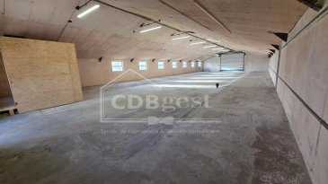 Situé dans une ferme agricole, cet entrepôt spacieux de 350 m² offre une solution idéale pour le stockage sécurisé de matériel, véhicules ou archives.
L’espace est strictement réservé au stockage (pas d’adresse commerciale ni d’activité ouverte au public).

*** Caractéristiques principales :

Porte sectionnelle industrielle

Accès aisé pour véhicules utilitaires

Grande hauteur sous plafond

Environnement calme et sécurisé

*** Utilisation idéale pour :

Stockage de voitures ou véhicules de collection

Matériel de construction ou d’exploitation

Stationnement de camping-cars

Archivage professionnel

Mini-entrepôts individuels (self-storage)

*** Conditions :

Loyer : 2 200 € / mois

Localisation : Bettange-sur-Mess

Usage exclusif : stockage / entreposage

Intéressé(e) ?
Contactez-nous dès maintenant :
cdbimmo@cdbgest.lu
+352 28 80 28 80
Vous vendez ou louez un bien ?
Faites appel à CDBgest, votre partenaire de confiance :

Estimation personnalisée

Expertise locale reconnue

Membre de la Chambre Immobilière et de la Chambre de Commerce du Luxembourg

Découvrez tous nos biens sur : www.cdbimmo.lu



FOR RENT – STORAGE WAREHOUSE 350 m² – BETTANGE-SUR-MESS – €2,200/month

Located on a farm property, this spacious 350 m² warehouse offers an ideal solution for the secure storage of equipment, vehicles, or archives.
The space is strictly limited to storage use (no registered business address or public activity allowed).

*** Main features:

Industrial sectional garage door

Easy access for utility vehicles

High ceiling height

Quiet and secure environment

*** Ideal for:

Storage of cars or collector vehicles

Construction or professional equipment

Parking for motorhomes and camper vans

Professional archiving

Individual mini-storage units (self-storage)

*** Conditions:

Rent: €2,200 / month

Location: Bettange-sur-Mess

Exclusive use: storage / warehousing

Interested?
Contact us today:
ðŸ“§ cdbimmo@cdbgest.lu

ðŸ“ž +352 28 80 28 80

Do you have a property for sale or rent?
CDBgest is your trusted real estate partner:

Personalized property valuation

Recognized local expertise

Member of the Luxembourg Chamber of Real Estate and the Chamber of Commerce

Discover all our listings on: www.cdbimmo.lu