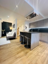 Manso Immo vous propose à la vente un magnifique appartement moderne avec balcon, récemment rénové avec goût et des prestations de qualité. Ce bien de 60 m² saura vous séduire par son agencement moderne, ses équipements haut de gamme et un confort moderne.

Très fonctionnel, il dispose de 2 belles chambres (dont une avec un balcon), d'une salle de bains avec douche à l'italienne et toilettes, de wc séparés et d'une grande cuisine ouverte sur le séjour ainsi qu'une cave privative.

Informations supplémentaire :

- Étage 0 
- Entièrement rénové 
- Fenêtres double vitrage 
- Pas de travaux à prévoir dans la copropriété
- Résidence sécurisé

Toutes les indications sont basées exclusivement sur les informations mises à notre disposition par nos clients. Nous n'assumons aucune garantie quant à l'exactitude et l'actualité de ces indications.

Les prix affichés s'entendent frais d'agence inclus de 3% + 17%TVA. Les honoraires d'agence sont à charge des vendeurs.

Pour plus d'informations, photos ou convenir d'un rendez-vous, vous pouvez nous contacter au :
352 24 51 33 79 info@mansoimmo.lu
