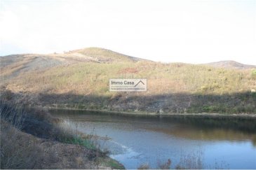 -- FR --

Terrain avec 36,5 ha situé dans la région de Silves, avec une ruine de 108m2. Cette propriété a plusieurs points d'eau et un barrage. Parfait pour l'agriculture, le tourisme rural ou pour construire votre maison de campagne.
Ne manquez pas l'occasion de connaître ce terrain extraordinaire !!! 

Silves est une ville historique très agréable qui était autrefois la capitale de l'Algarve. À l'époque des Maures (c'est à dire du IXe au XIIe siècle), c'était un important bastion défensif ainsi qu'une grosse plateforme commerçante, car des navires s'en servaient pour naviguer sur l'Arade et traverser jusqu'en Afrique du Nord.
De nos jours, Silves est une ville calme et détendue. Toutefois, la richesse de son passé et de son histoire se constate un peu partout en ville. On y trouve un imposant château de briques rouges, des murailles imprenables et une incroyable cathédrale gothique ayant été construite sur le site d'une ancienne mosquée. Les visiteurs adorent explorer Silves, car cette ville et ses cafés de plein air, ses rues pavées et son rythme de vie paisible respirent l'authenticité portugaise.


AVEZ VOUS DÉJÀ PENSÉ À AVOIR UNE MAISON AU PORTUGAL' 

Si vous y passez déjà des vacances, pourquoi ne pas y élire domicile'
En plus toutes les raisons que vous connaissez déjà, sachez que le Portugal offre des conditions attractives pour votre achat, qu'il soit à titre personnel ou pour investissement.
Pas de taxe sur le revenu pendant 10 ans.

Immo Casa vous propose plus de 500 biens au Portugal des appartements de 75m2 au prix de 50.000Eur à la Villa de 500m2 au prix de 3.500.000Eur, dans des endroits très prisés du Portugal. Financements à 90% par une institution financière Portugaise.
Du Nord au Sud du Portugal en passant par le Centre et le Littoral, des maisons et appartements dans des villes à l'intérieur, comme des maisons et appartements au bord de la mer. 
Quelques villes, Braga, Porto, Coimbra, Nazaré, Figueira da Foz, Campo-Maior, Portalegre, Setúbal(Troia), Lisboa, Cascais, Estoril, Faro, Olhão, Albufeira et beaucoup d'autres.
Vous pouvez nous envoyer votre recherche quelle type de bien et votre budjet et on se fera un plaisir à vous le trouver.

-- PT --

Terreno com 36,5ha situado na zona de Silves, com ruína de 108m2. Esta propriedade dispõe de vários pontos de água e uma barragem. Perfeito para agricultura, turismo rural ou para construir a sua casa de campo. 
Não perca a oportunidade de conhecer este EXTRAORDINÁRIO TERRENO!!!



Ref agence :1906499