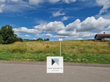 Un beau terrain dégagé de 12ares 10 centiares sur les hauteurs à Manternach dans la commune portant le même nom.

Il est possible de demander un morcellement de la parcelle et d'en faire deux parcelles distinctes.

Vue dégagée à l'arrière comme à l'avant, le terrain est situé rue Saint Désert.

Le village de Manternach, situé au Luxembourg, est un charmant village rural offrant une ambiance paisible et pittoresque. Niché dans la vallée de la Syre, Manternach est entouré de paysages naturels magnifiques, incluant des forêts denses et des collines verdoyantes.

Le village est réputé pour ses sentiers de randonnée et ses pistes cyclables. Les forêts environnantes permettent aux résidents et visiteurs de profiter d'un environnement serein et préservé.

Bien que Manternach soit un village rural, il est bien connecté aux principales villes du Luxembourg, offrant un équilibre parfait entre la tranquillité de la vie à la campagne et l'accès aux commodités urbaines. La proximité des réseaux de transport facilite les déplacements vers et depuis le village.
 

--------- English ----------

 
A lovely 12ares 10 centiares plot of open land on the heights at Manternach in the commune of the same name.

It is possible to ask for the plot to be divided into two separate plots.

Unobstructed views to both front and rear, the property is located in rue Saint Désert.

The village of Manternach, in Luxembourg, is a charming rural village with a peaceful and picturesque atmosphere. Nestling in the Syre Valley, Manternach is surrounded by beautiful natural scenery, including dense forests and rolling green hills.

The village is renowned for its walking and cycling trails. The surrounding forests allow residents and visitors to enjoy a serene and unspoilt environment.

Although Manternach is a rural village, it is well connected to Luxembourg's main towns, offering a perfect balance between the tranquillity of country living and access to urban amenities. The proximity of transport links makes it easy to get to and from the village.
