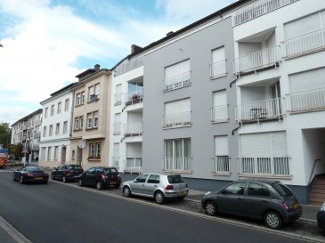 Location meublée charges comprises = 1.500€ au total.

La bien se compose comme suit:

Grande pièce living/séjour entièrement meublée  
Cuisine entièrement équipée  
1 Salle de douche avec lavabo et WC  

Buanderie commune avec lave linge et sèche linge privatif  

1 Parking intérieur souterrain privatif  
Cave privative  

Emplacement calme proche de toutes commodités à 10 minutes à pied du Centre Ville.  
Arrêt de bus à quelques pas de la résidence.  
Accès Tram à 3 minutes  

Adresse:  
114, Avenue de la Faïencerie  
L-1511 Luxembourg-Limpertsberg